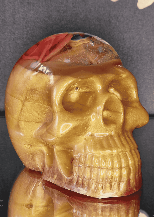 TETE DE MORT DE ROSE ET D'OR